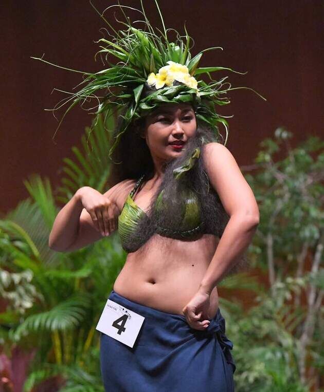 Image of Tahiti ti'a mai: Polynesian traditional costume for the